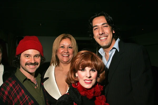 Harrison Held and Kat Kramer with Thierry Oliva and his mother — Stock Photo, Image