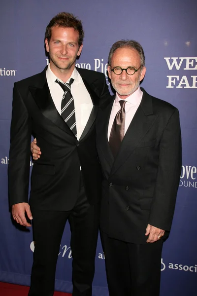 Bradley Cooper, Ron Rifkin — Stock Photo, Image