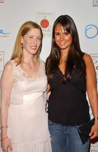 Laura Day and Jordana Brewster — Stock Photo, Image