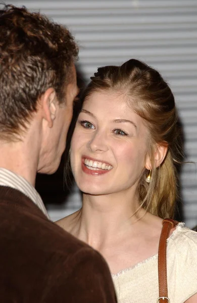 Rosamund Pike — Stockfoto