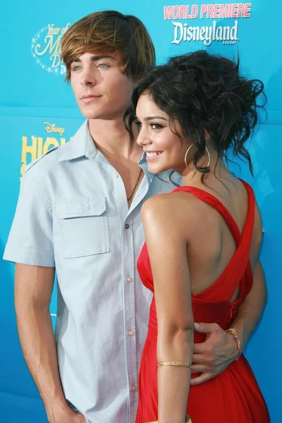 Zac Efron and Vanessa Anne Hudgens — Stock Photo, Image