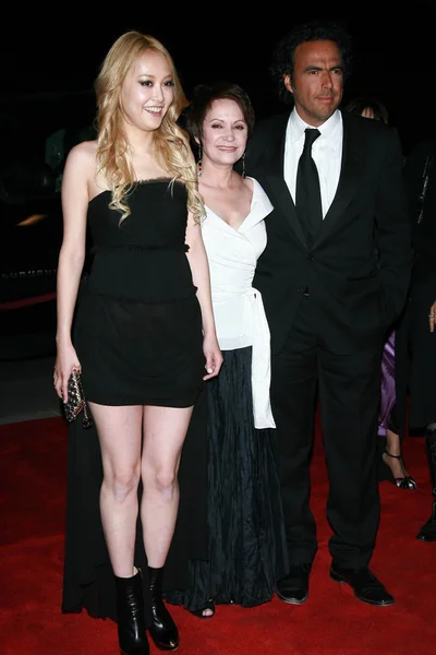 Rinko Kikuchi with Adriana Barraza and Alejandro Gonzalez Inarritu — Stock Photo, Image