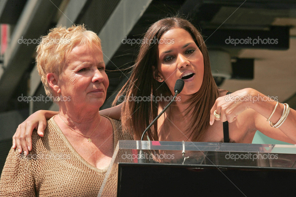 Halle Berry And Her Mother Judith Stock Editorial Photo C S Bukley Halle Berry And Her Mother Judith Stock Editorial Photo C S Bukley