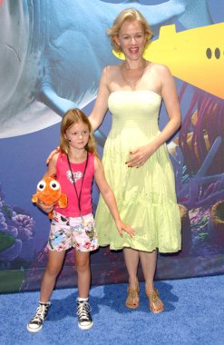 disneyland açılış bulma'nın 