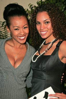 Denyce lawton ve leah jealene