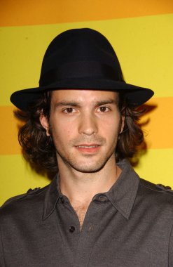 Santiago Cabrera