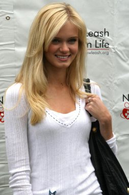 Sara Paxton