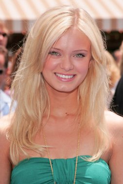 Sara Paxton