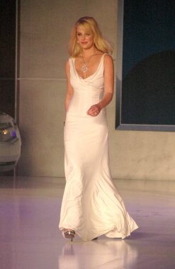 Katherine heigl 2006 gm 10 moda şovunda içinde. Paramount studios, hollywood, ca. 02 / 20 / 07