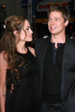 Angelina jolie ve brad pitt