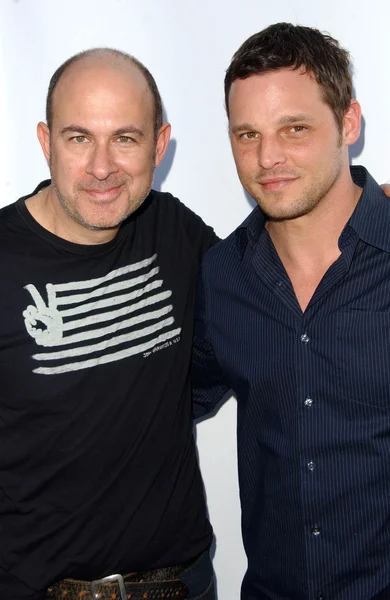 John Varvatos y Justin Chambers — Foto de Stock