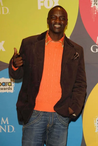 Akon in de perszaal bij de 2006 billboard music awards. MGM grand hotel, las vegas, nv. 12-04-06 — Stockfoto