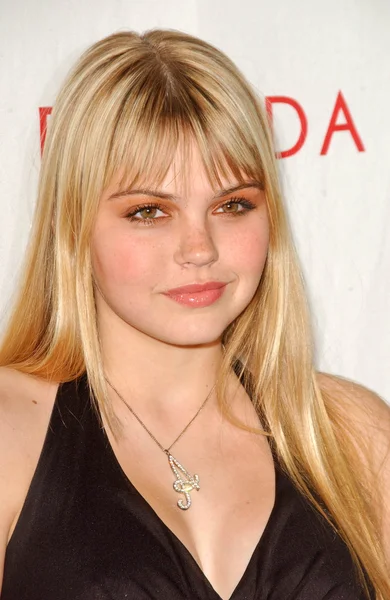 Aimee teegarden v escada 2007 podzim zimní žalobníček náhled prospěch krok dámské síť. Beverly hills hotel, beverly hills, ca. 04-19-07 — Stock fotografie