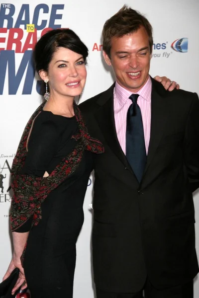 Lara Flynn Boyle y su marido Donald — Foto de Stock
