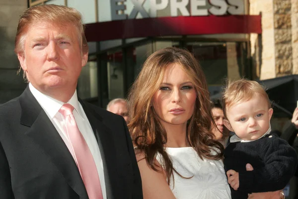 Donald Trump with Melania Trump and Barron Trump — Stock Photo, Image