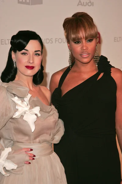 Dita Von Teese und Eva — Stockfoto