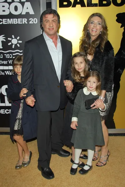 Sylvester Stallone et Jennifer Flavin en famille — Photo