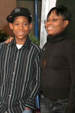 Tyler james williams ve annesi