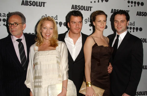 Ron Rifkin with Patricia Wettig and Balthazar Getty and Rachel Griffiths — Stock Photo, Image