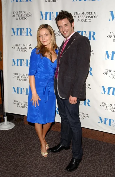 Becki Newton, Michael Urie — Stockfoto