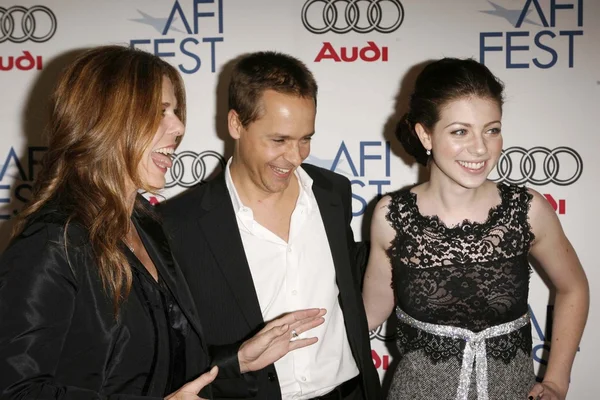 Rita wilson med chad lowe och michelle trachtenberg — Stockfoto