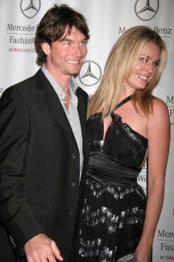 2007 Mercedes-Benz Moda Haftası Sonbahar Koleksiyonu - gün 1