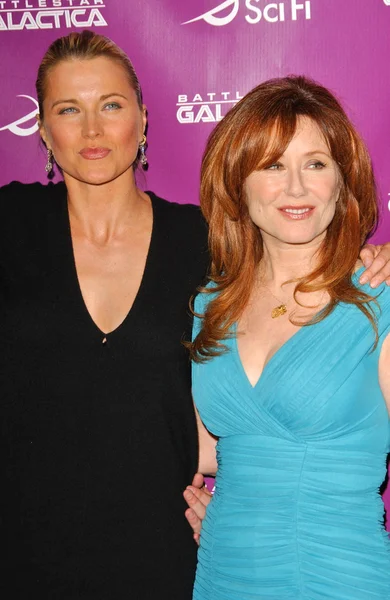 Lucy lawless en mary mcdonnell — Stockfoto