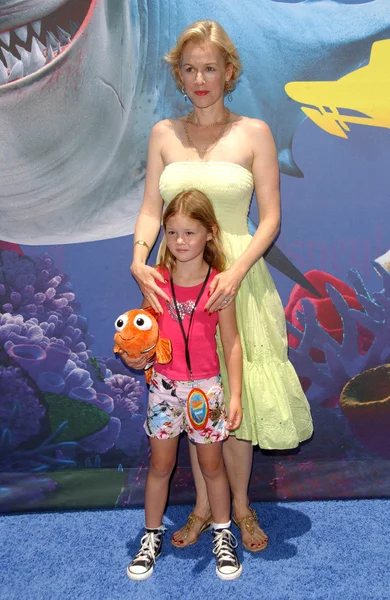 Eröffnung von Disneylands U-Boot-Reise "Findet Nemo"" — Stockfoto