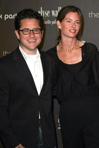 J.J. Abrams y su esposa Katie —  Fotos de Stock