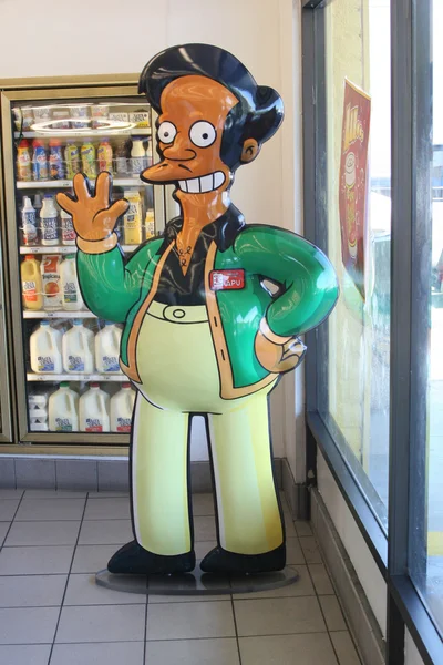 "Simpsons "kwik-e-mart eröffnet in Burbank — Stockfoto