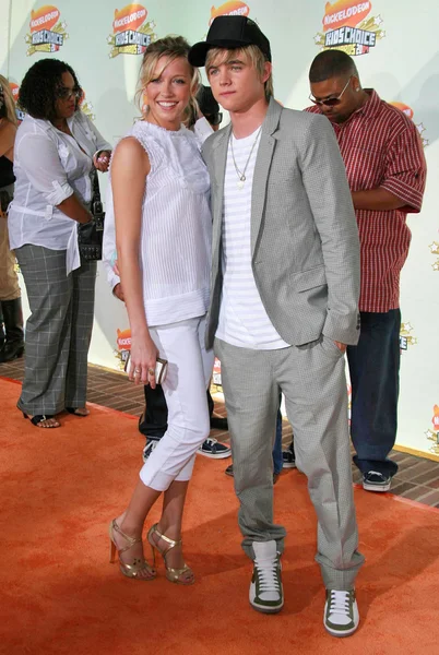 Katie cassidy a jesse mccartney nickelodeons 20 roční děti choice Awards. Pauley pavilon, westwood, 03-31-07. — Stock fotografie