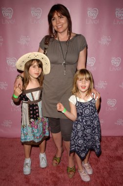 Annie Dük ve kızları