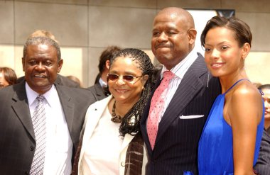 forest whitaker ve ailenizle forest whitaker hollywood Şöhret Kaldırımı 2,335th yıldızı onurlandıran töreninde Keisha whitaker. Hollywood Bulvarı, hollywood, ca. 07/04-16