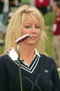 9 yıllık michael douglas ve arkadaşları ünlü golf etkinlik