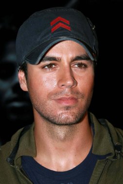 Enrique Iglesias-mağaza performans ve imzalama