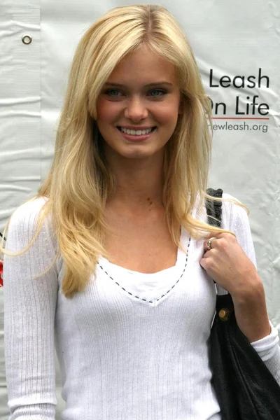 Sara Paxton