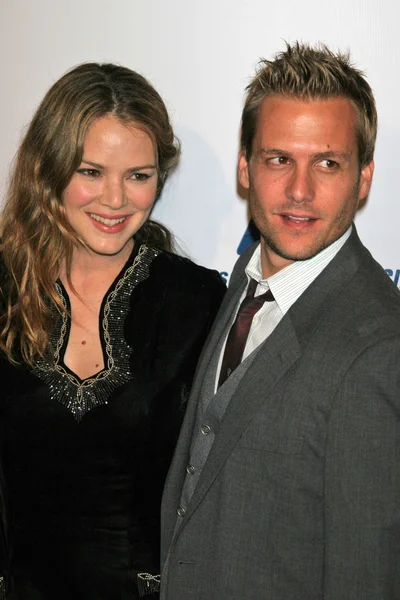 Jacinda Barrett and Gabriel Macht — Stock Photo, Image