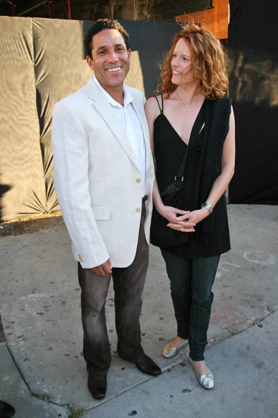 Oscar Nunez and friend at the party for the 2007 Primetime Emmy Nominees. One Sunset, West Hollywood, CA. 09-09-07 — Stock Photo, Image