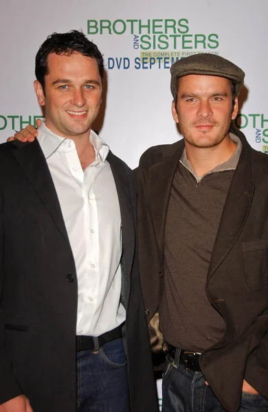 Matthew Rhys e Balthazar Getty al Launch Party per il DVD "Brothers and Sisters The Complete First Season". Cantina San Antonio, Los Angeles, CA. 09-10-07 — Foto Stock