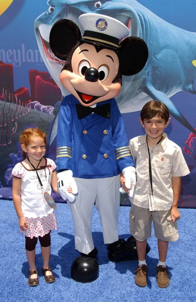 Opening of Disneyland's "Finding Nemo Submarine Voyage" — Stock Photo, Image