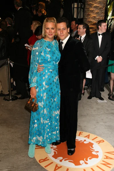 爱丽丝 · 埃文斯和伊万 gruffudd 在 2007年的虚荣心公平奥斯卡晚会。杭州西湖边上，西好莱坞，ca.07/2/25 — 图库照片