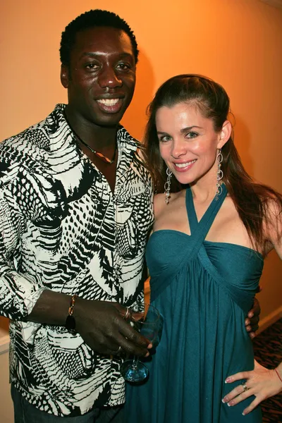 Hakeem Kae-Kazim et Alicia Arden — Photo