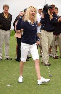 9 yıllık michael douglas ve arkadaşları ünlü golf etkinlik