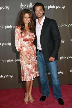 Brooke burke ve david charvet 3 yıllık pembe parti geciktirilmemesi cedars-sinai kadınların Kanser Araştırma Enstitüsü. Genel Vali hotel, santa monica, ca. 09-08-07