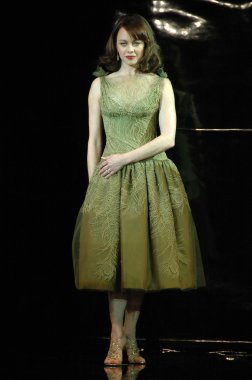 max factor gösteri içinde arka bizim sadaka elbiselerini yararlanan