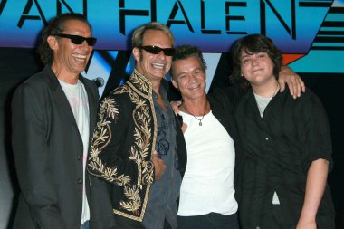 Alex van halen ve david lee roth ile eddie van halen ve wolfgang van halen van halen reunion tur basın toplantısında. dört mevsim hotel, los angeles, ca. 08-13-07