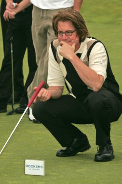 9 yıllık michael douglas ve arkadaşları ünlü golf etkinlik