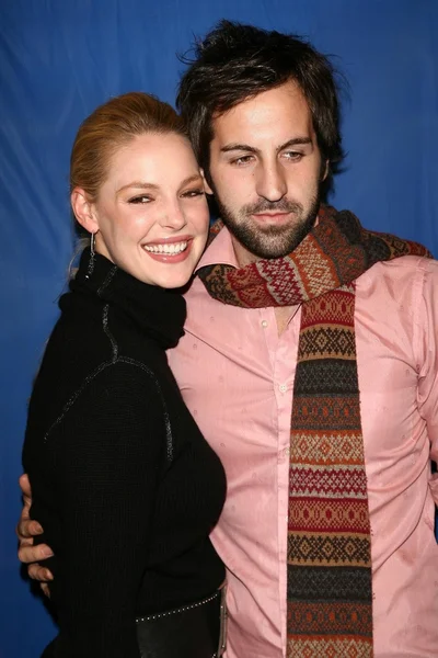 Katherine Heigl and Josh Kelley at the premiere of Dreamgirls. Wilshire Theatre, Los Angeles, CA. 12-11-06 — Stock Photo, Image