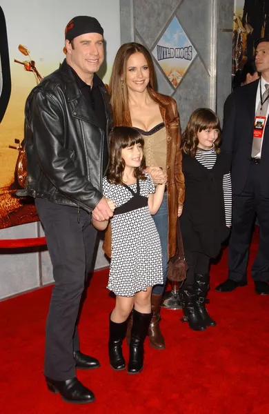 John Travolta e Kelly Preston con la famiglia — Foto Stock