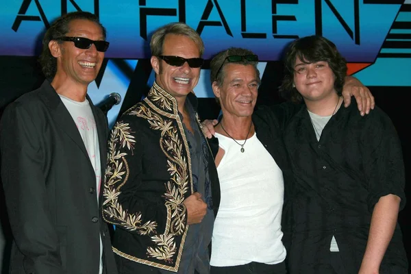 Alex Van Halen and David Lee Roth with Eddie Van Halen and Wolfgang Van Halen at the Van Halen Reunion Tour Press Conference. Four Seasons Hotel, Los Angeles, CA. 08-13-07 — Stock Photo, Image